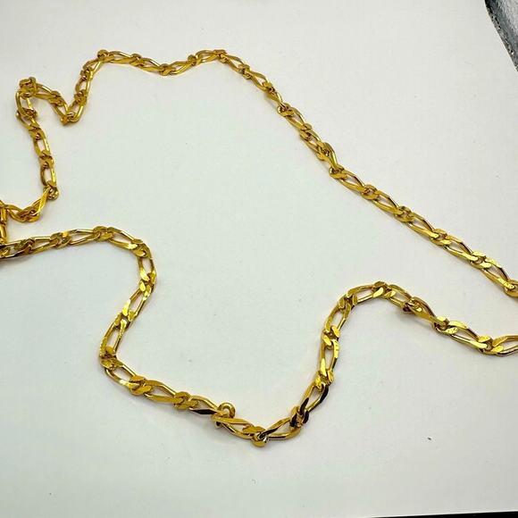 MONET Gold Tone Linked Figaro Chain Link Long Necklace Vintage VTG Retro - Picture 8 of 8